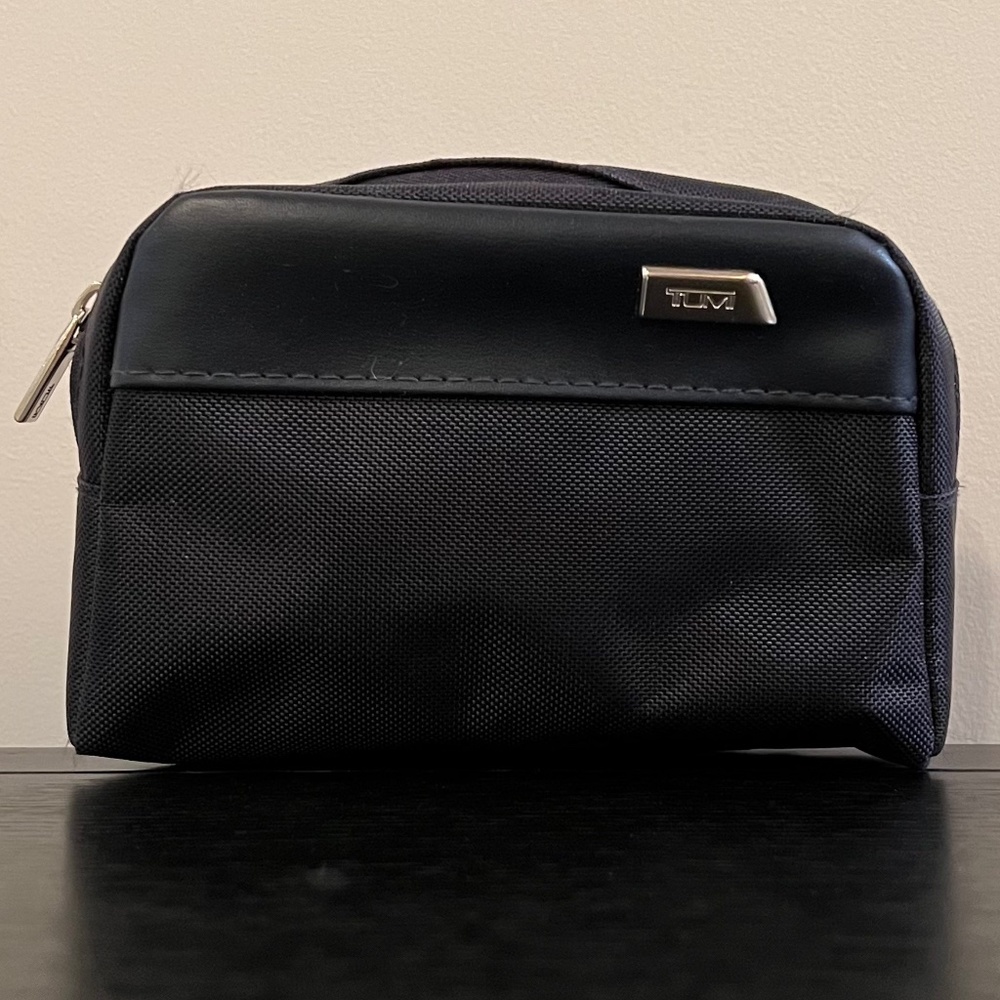 Tumi Delta Travel Amenity Bag - Cosmetic Bag - Travel Accessory - Black
